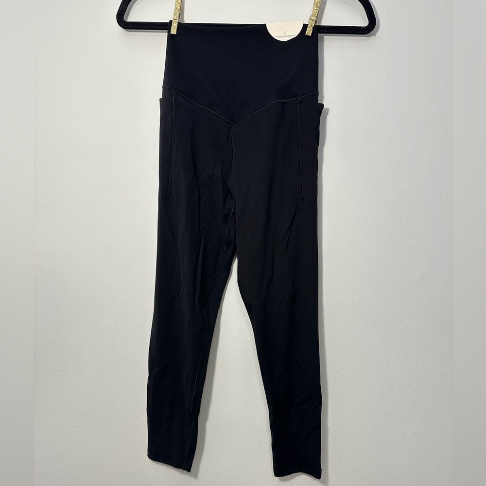 NWT Aerie Offline High-Waisted Legging with Pockets Size Medium Short in Black